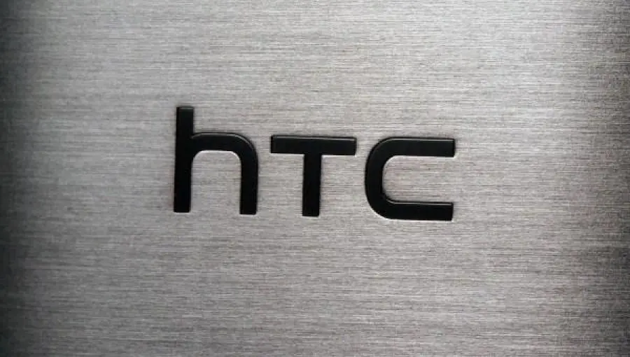 HTC Aero con ricarica wireless e lettore d'impronte 3D
