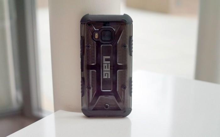 UAG: un case militare per HTC One M9