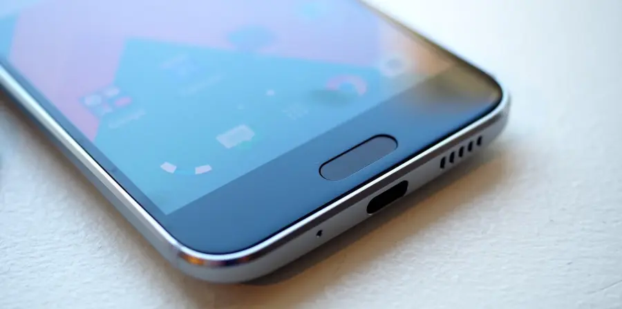 Ecco le applicazioni preinstallate su HTC 10